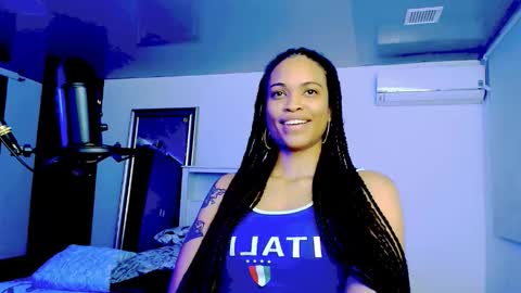 Snapshot of queendom_ing chatting on 10/16/25, 12:44 Sweet Goddess online show from 10/16/25, 12:44