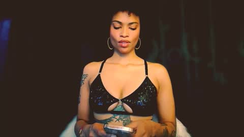 Snapshot of queendom_ing chatting on 11/19/25, 10:10 Sweet Goddess online show from 11/19/25, 10:10