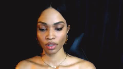 Snapshot of queendom_ing chatting on 12/21/25, 01:35 Sweet Goddess online show from 12/21/25, 01:35