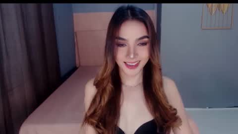 queenemeraldts online show from 11/25/25, 02:55