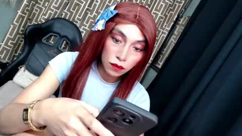 Snapshot of queenfoxylady chatting on 11/25/25, 05:46 just call me QUEEN and ill be there online show from 11/25/25, 05:46