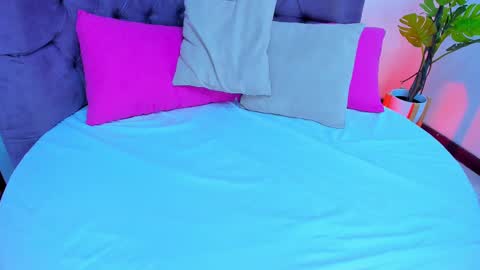 Queen online show from 03/01/25, 09:26