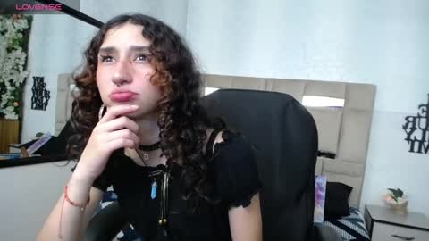 QUEENJEENN online show from 01/15/25, 08:05