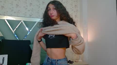 Snapshot of queenjenn__ chatting on 03/05/26, 06:31 QUEENJEENN online show from 03/05/26, 06:31