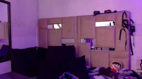 Snapshot of queenjenn__ chatting on 03/20/26, 05:34 QUEENJEENN online show from 03/20/26, 05:34