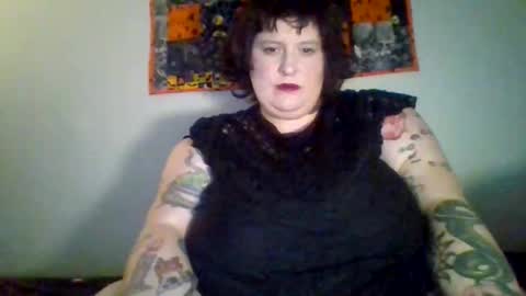 Snapshot of queenjezabel444 chatting on 01/01/25, 10:46 QueenJezabel online show from 01/01/25, 10:46