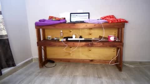 Nina online show from 10/02/25, 07:48