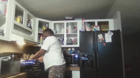 Queen N King Fun Night online show from 02/14/25, 05:19