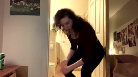 Snapshot of queenmilady chatting on 01/17/25, 01:25 Sarlei Sar-uh-lie online show from 01/17/25, 01:25