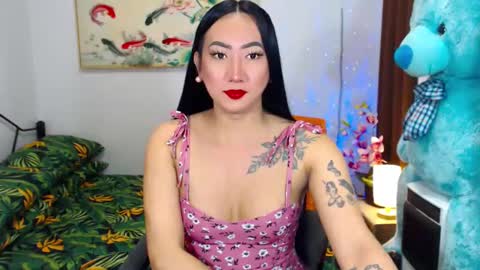 Snapshot of queenmistressts chatting on 01/22/25, 06:52 QUEEN online show from 01/22/25, 06:52