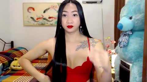 QUEEN online show from 12/03/25, 07:38