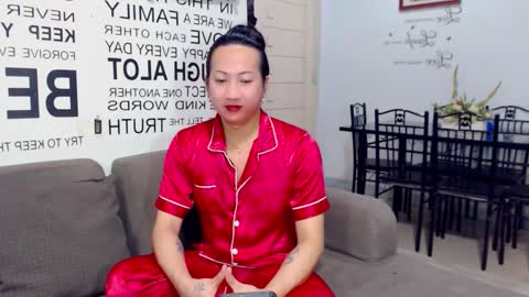 QUEEN online show from 02/25/26, 07:07