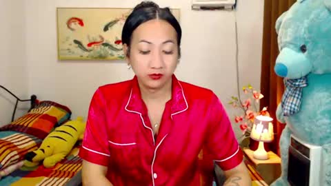 Snapshot of queenmistressts chatting on 06/11/26, 04:16 QUEEN online show from 06/11/26, 04:16