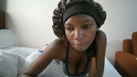 queenmom online show from 05/18/26, 06:08