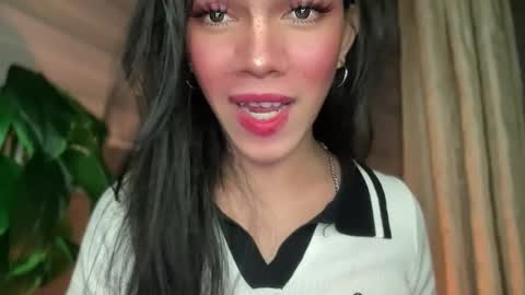 Snapshot of queenn_xxx chatting on 09/08/25, 07:57 QUEEN online show from 09/08/25, 07:57