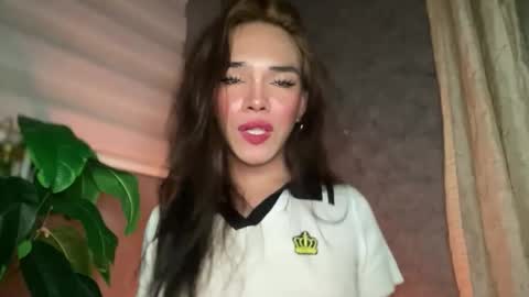 Snapshot of queenn_xxx chatting on 10/01/25, 05:30 QUEEN online show from 10/01/25, 05:30