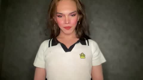 Snapshot of queenn_xxx chatting on 10/09/25, 01:09 QUEEN online show from 10/09/25, 01:09