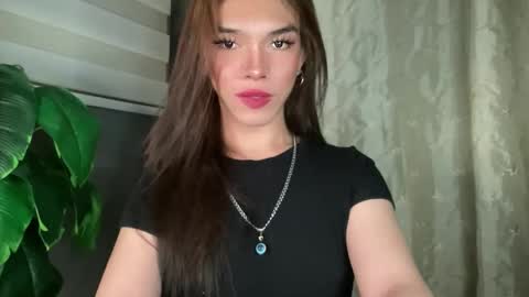 Snapshot of queenn_xxx chatting on 02/07/26, 11:30 QUEEN online show from 02/07/26, 11:30