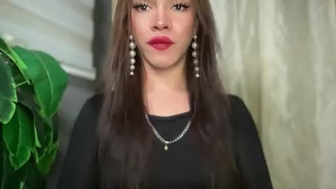 Snapshot of queenn_xxx chatting on 02/27/26, 09:37 QUEEN online show from 02/27/26, 09:37