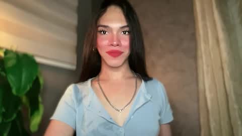 Snapshot of queenn_xxx chatting on 03/11/26, 05:52 QUEEN online show from 03/11/26, 05:52