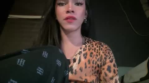 Snapshot of queenn_xxx chatting on 03/19/26, 11:42 QUEEN online show from 03/19/26, 11:42