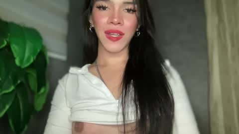 Snapshot of queenn_xxx chatting on 03/21/26, 03:00 QUEEN online show from 03/21/26, 03:00