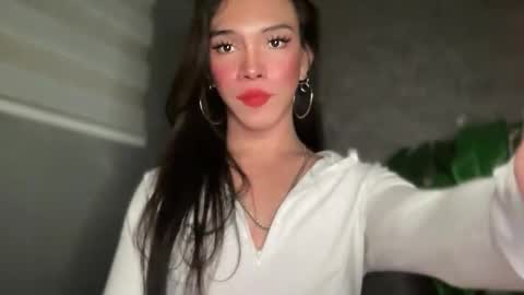 Snapshot of queenn_xxx chatting on 03/30/26, 12:00 QUEEN online show from 03/30/26, 12:00