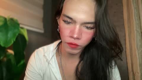 Snapshot of queenn_xxx chatting on 04/16/26, 09:04 QUEEN online show from 04/16/26, 09:04