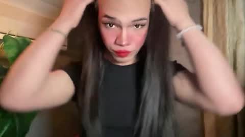 Snapshot of queenn_xxx chatting on 04/20/26, 10:07 QUEEN online show from 04/20/26, 10:07