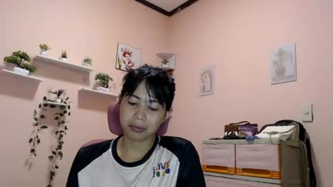 Snapshot of queennbbee chatting on 07/21/26, 01:08 queennbbee online show from 07/21/26, 01:08