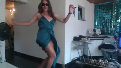 Snapshot of queennicky88 chatting on 03/12/26, 06:25 Nico online show from 03/12/26, 06:25