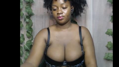 Zoey online show from 11/05/25, 12:16