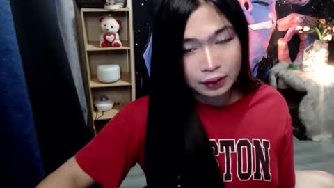 Snapshot of queenofcum169xx chatting on 11/14/25, 05:00 Mikka online show from 11/14/25, 05:00