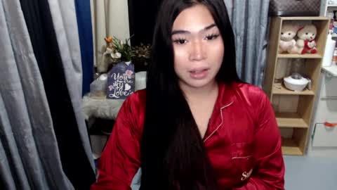 Snapshot of queenofcum169xx chatting on 07/12/26, 03:25 Mikka online show from 07/12/26, 03:25