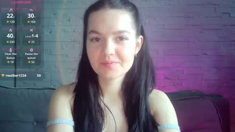 Snapshot of queenofmodels chatting on 02/12/26, 05:57 QueenOfModels online show from 02/12/26, 05:57