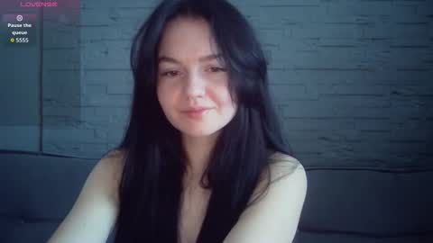 Snapshot of queenofmodels chatting on 02/14/26, 06:21 QueenOfModels online show from 02/14/26, 06:21