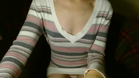 Snapshot of queenoftenderness chatting on 01/01/25, 11:18 queenoftenderness online show from 01/01/25, 11:18