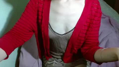 Snapshot of queenoftenderness chatting on 01/04/25, 05:26 queenoftenderness online show from 01/04/25, 05:26