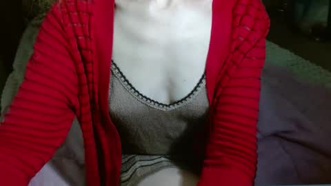 Snapshot of queenoftenderness chatting on 01/12/25, 07:31 queenoftenderness online show from 01/12/25, 07:31