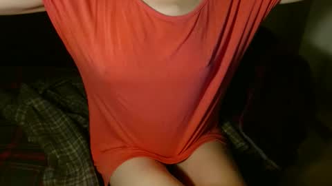 Snapshot of queenoftenderness chatting on 02/10/25, 09:47 queenoftenderness online show from 02/10/25, 09:47