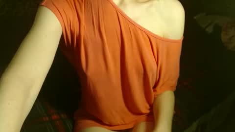 Snapshot of queenoftenderness chatting on 03/07/25, 07:16 queenoftenderness online show from 03/07/25, 07:16