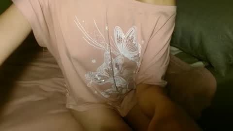 Snapshot of queenoftenderness chatting on 09/25/25, 08:12 queenoftenderness online show from 09/25/25, 08:12