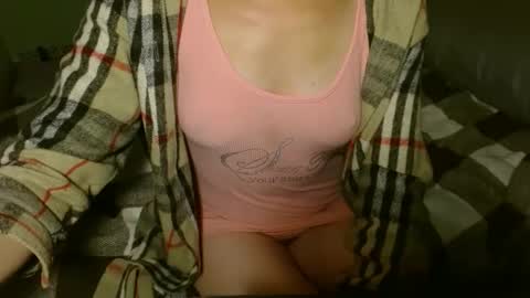 Snapshot of queenoftenderness chatting on 09/29/25, 06:13 queenoftenderness online show from 09/29/25, 06:13