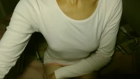 Snapshot of queenoftenderness chatting on 10/07/25, 06:38 queenoftenderness online show from 10/07/25, 06:38