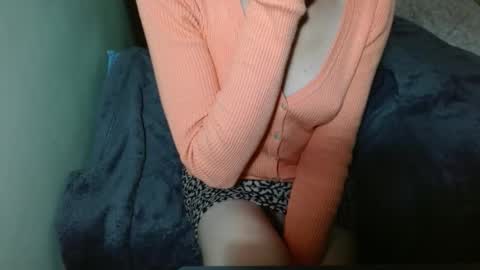 Snapshot of queenoftenderness chatting on 10/31/25, 07:59 queenoftenderness online show from 10/31/25, 07:59