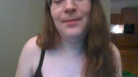 Snapshot of queenofthenights chatting on 04/13/26, 07:41 queenofthenights online show from 04/13/26, 07:41