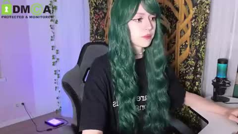 Snapshot of queenofwandss chatting on 07/03/26, 06:47 follow my new insta online show from 07/03/26, 06:47