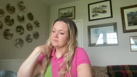 Snapshot of queenp333 chatting on 04/15/26, 08:32 PrincessP333 online show from 04/15/26, 08:32