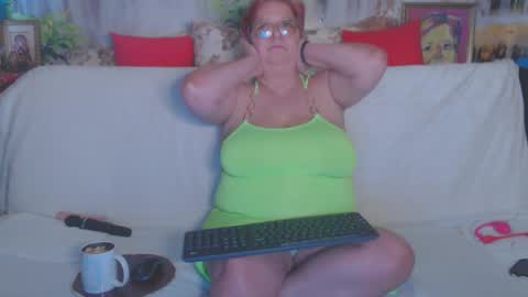 Snapshot of queenpammy chatting on 02/21/25, 12:39 QueenPammy online show from 02/21/25, 12:39