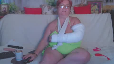 Snapshot of queenpammy chatting on 02/25/25, 10:15 QueenPammy online show from 02/25/25, 10:15